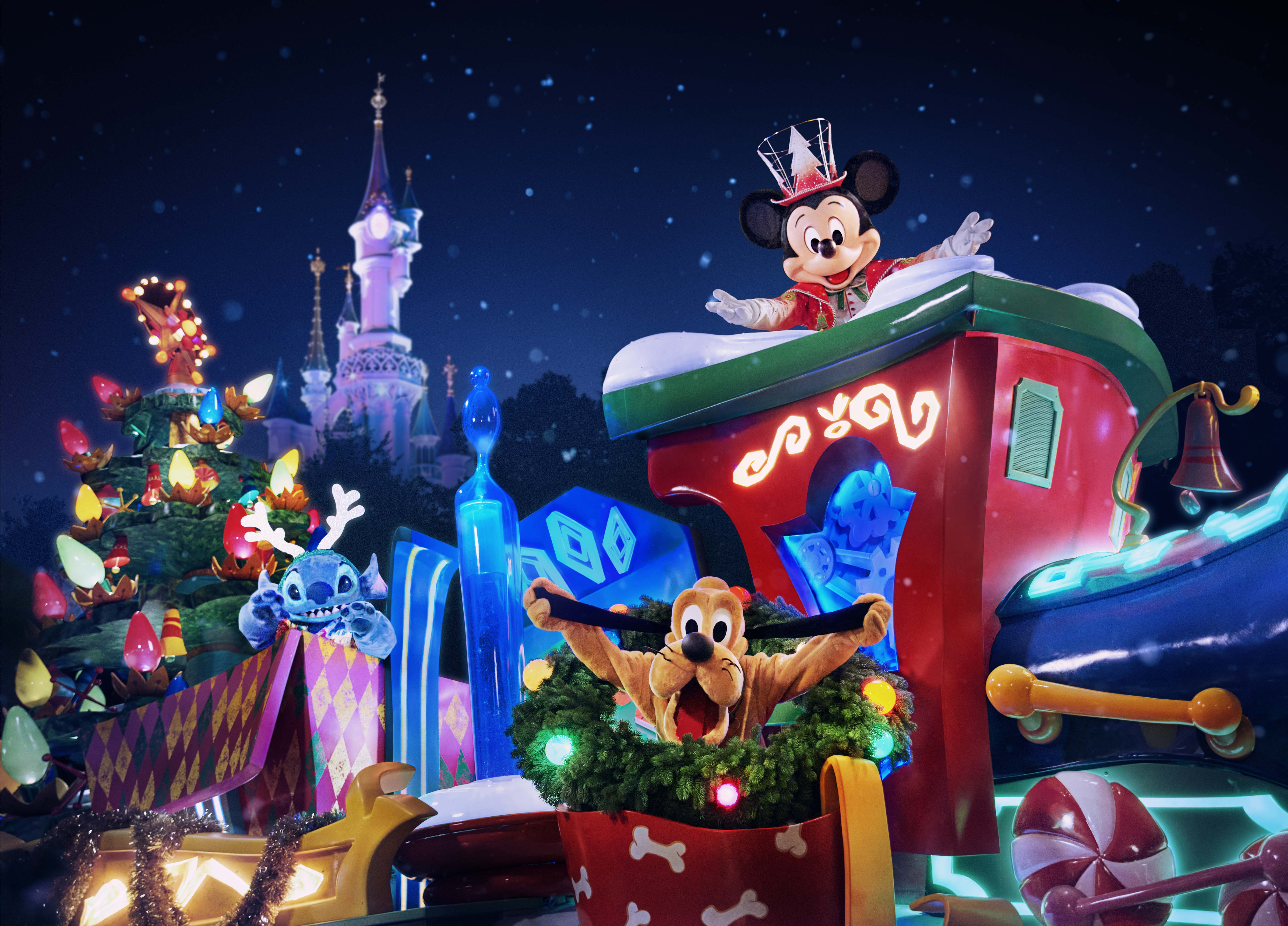 KV New Disneyland Paris Christmas Parade